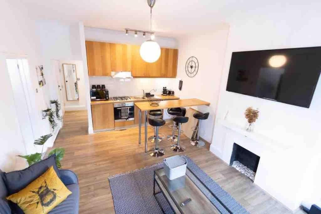 Lovely 2 Bedroom Apartment In Chelsea Sw3 London Eksteriør billede