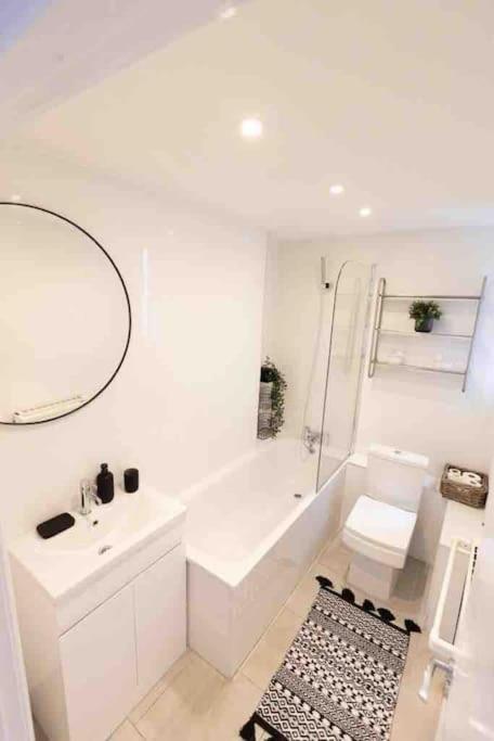 Lovely 2 Bedroom Apartment In Chelsea Sw3 London Eksteriør billede